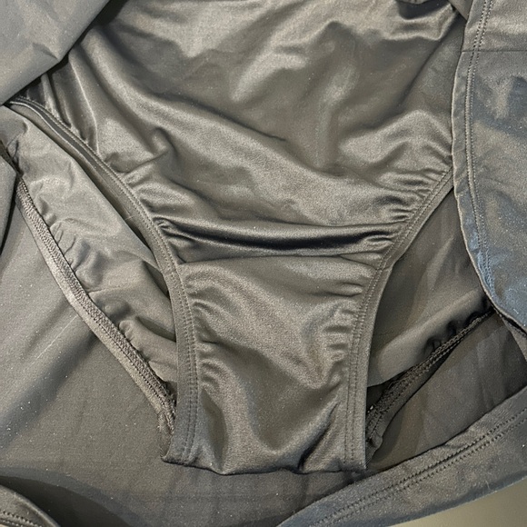 Black Swim Skirt - new without tags - Picture 6 of 7